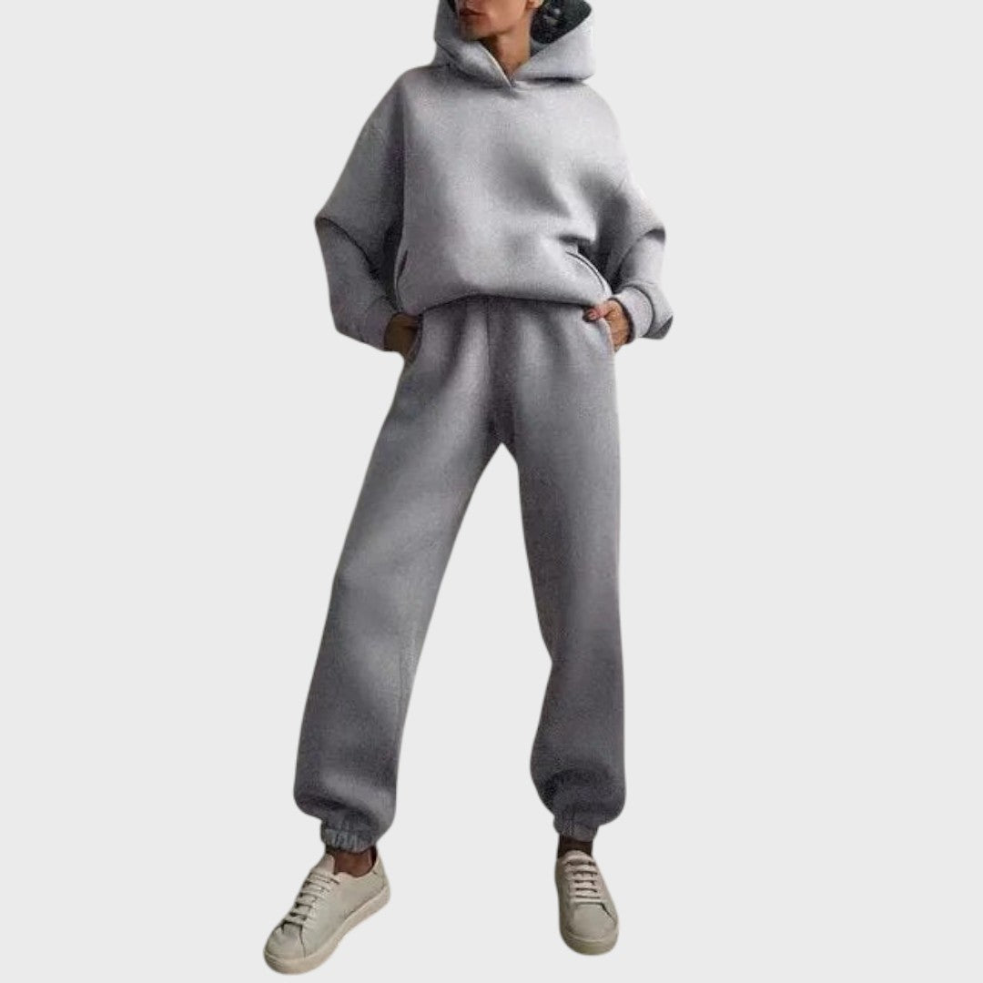 Tėkmė | Moteriškas komplektas su gobtuvių megztiniu ir treninginėmis kelnėmis